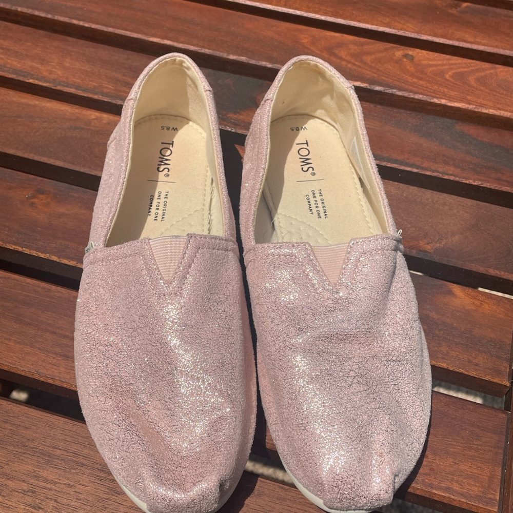 Toms Shoes